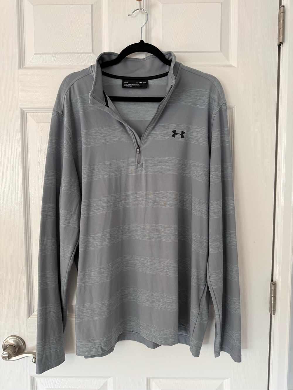 Under Armour Men’s Light Gray Quarter-Zip Pullover